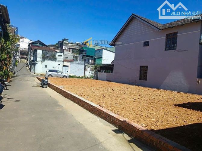 🔥 GIẢM KỊCH SÀN💥LÔ ĐẤT 2 MẶT TIỀN PHAN CHU TRINH, ĐÀ LẠT – DT 282m2 FULL THỔ CƯ