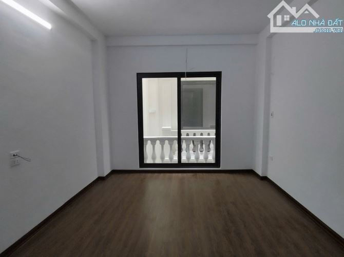 Cần bán nhà 32m2x5T Văn Quán-Hà Đông, nhà xây hiện đại, Full nội thất, gần đg Trần Phú