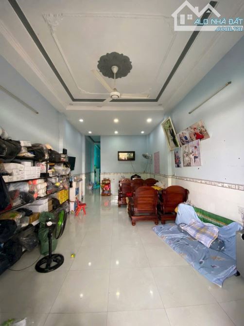 NHÀ 1 TRỆT 1 LẦU NGAY NGÃ TƯ AN SƯƠNG 73M2 3T5 KHÔNG LỘ GIỚI KO QUY HOẠCH HỖ TRỢ VAY BANK