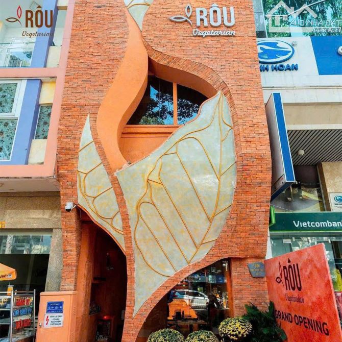 Cho thuê nhà đẹp 567A Trần Hưng Đạo Quận 1 - trệt 2 lầu giá tốt
