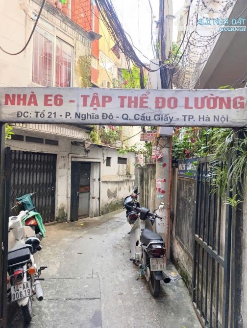 NHÀ E6 TT ĐO LƯỜNG - HOÀNG QUỐC VIỆT - CĂN GÓC - FULL NỘI THẤT - DT: 41.5/71M2 - 4.25 TỶ