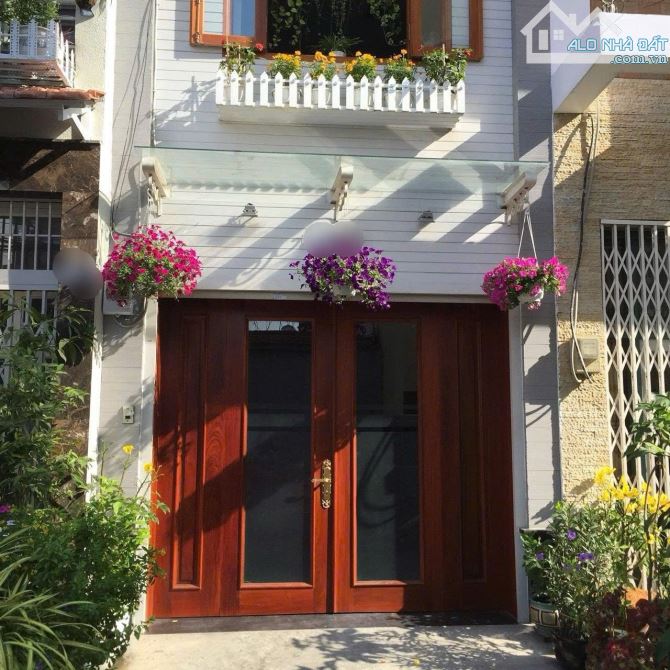 BÁN NHÀ HXH  8m Huỳnh Văn Bánh , khu vực hiếm nhà bán, tuyến thời trang sầm uất