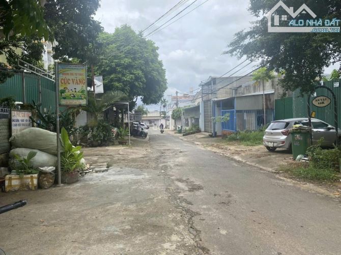 Khách gửi: lô biệt thự đường Nguyễn Đình Hoàng - P. Tân Lợi (hẻm 18 Giải Phóng cũ) ——— DT: