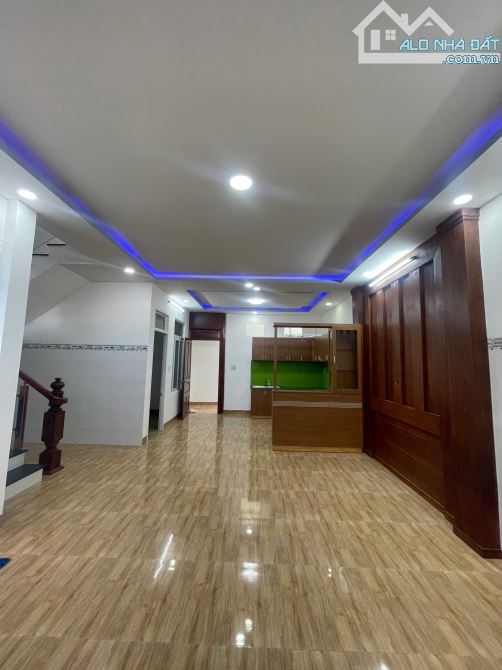 Bán nhà 2 tầng đường oto hẻm Liên Hoa Vĩnh Ngọc sổ đã hoàn công nhà