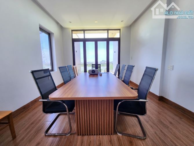 BIỆT THỰ NGUYỄN ĐÌNH THI – VIEW SÔNG ĐÔ TỎA – CÓ THANG MÁY – DÒNG TIỀN 60 TRIỆU/THÁNG