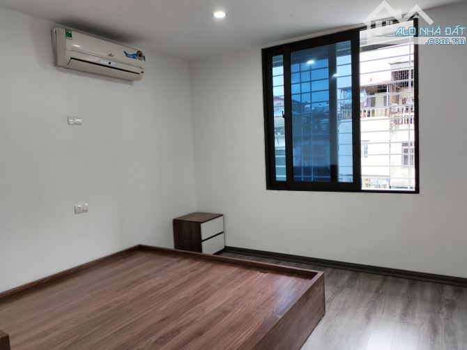 Bán tập thể Hồng Mai 48m2/90m2 2 ngủ 2 vs, ô tô đỗ chân chỉ nhỉnh nhẹ 4 tỷ.