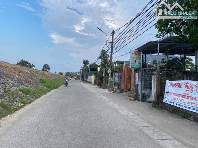 Bán lô góc 2 măt tiền Dương Thiệu Tước, View Bến xe Phía Nam giá rẻ 2.6x tỷ