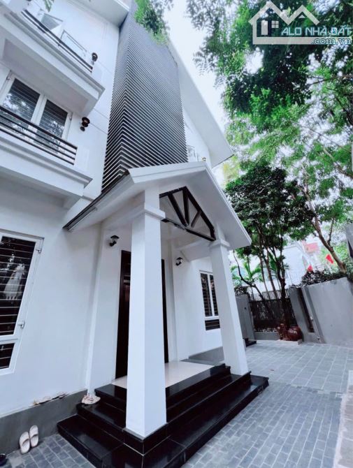 Cho thuê biệt thự siêu đẹp, lô góc 110m2 x 4 tầng tại KĐT Mỹ Đình, Nam Từ Liêm