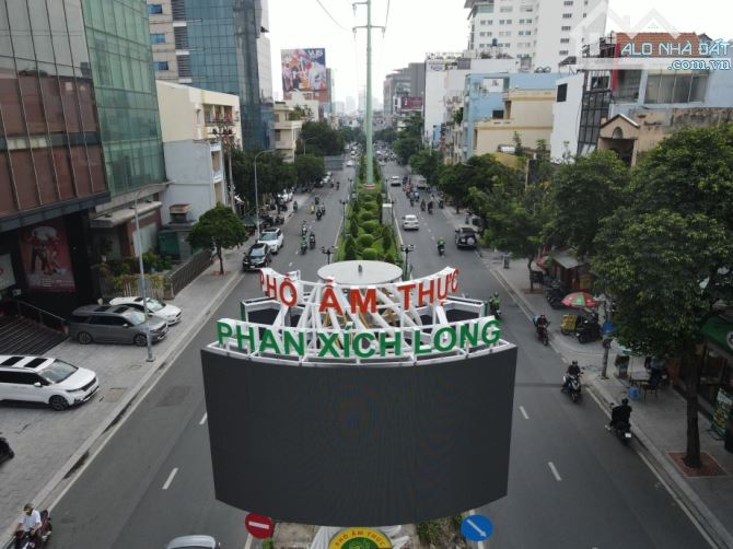 Tòa nhà Mặt Tiền Phan Xích Long, P.3, Q. Phú Nhuận. Tổng Sàn : 1.496,5m2 .