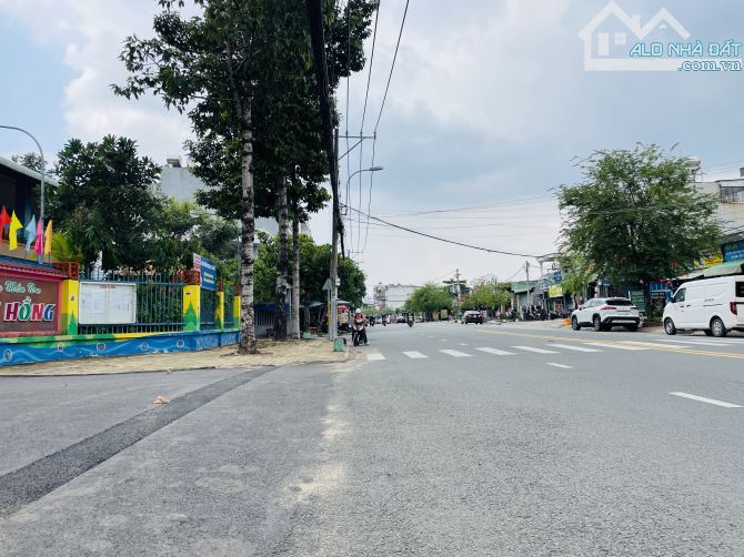 P. TNPA, mặt tiền Man Thiện, chính chủ 1 đời, bán gấp nhà 200m2 chỉ 11.9 tỷ. - 1
