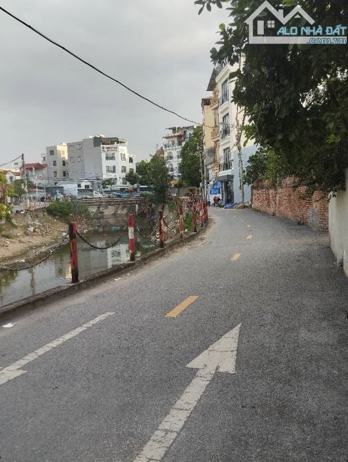 45m2 ĐẤT Ô TÔ 7 CHỖ VÀO - 1 NHÀ RA Ô TÔ TRÁNH, 3 BƯỚC RA QUẬN ỦY TỪ LIÊM, 7.x tỷ Phúc Lý,