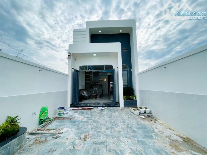 Bán nhà Sổ Hồng Riêng 125m2 gần đường Tỉnh Lộ 9 xã Mỹ Hạnh Bắc giáp Hóc Môn