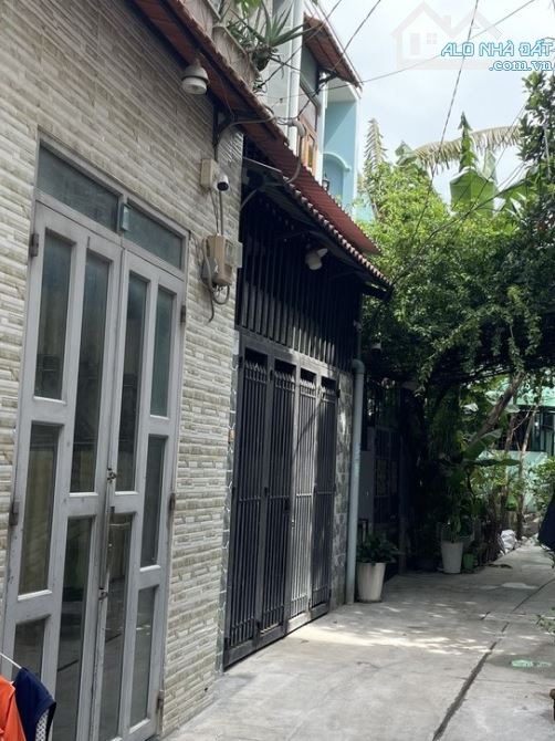 Bán nhà ngay TTTM Gigamall Phạm Văn Đồng 52.4m2, nở hậu, hoàn công đủ, giá 5.6 tỷ