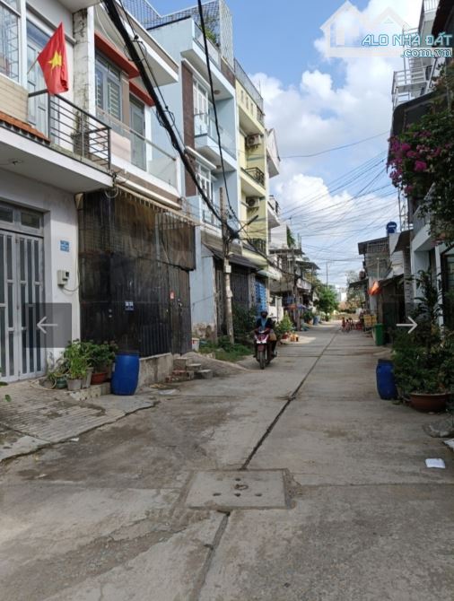 4m x 20m, 3 tầng, ô tô đậu cửa, Tỉnh Lộ 10, Tân Tạo, gần Khu Tên lửa