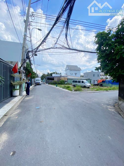 Lô đất mặt tiền đã trãi nhựa sẵn P.Trường Thọ