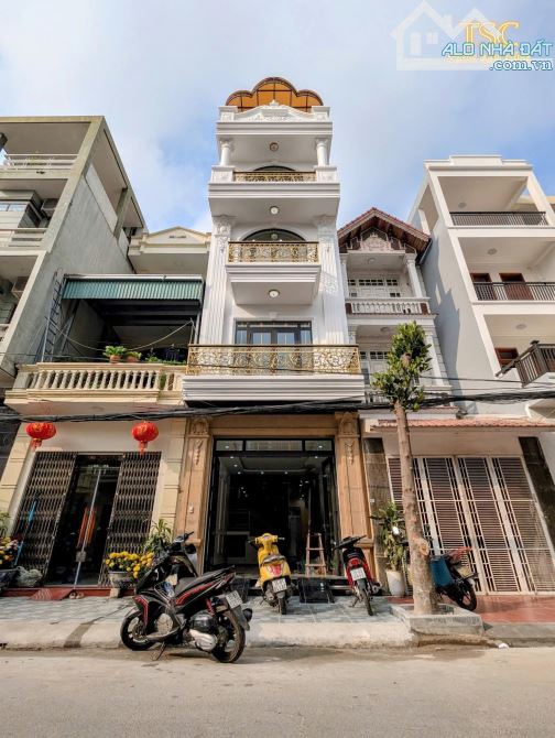 Bán Nhà Tô Vũ – Văn Cao 80m² x 5T, thang máy kính, 5PN khép kín, full nội thất.
