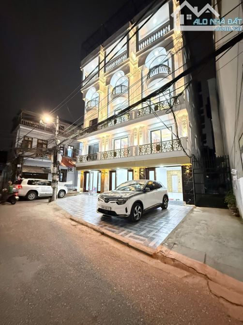 Nhà phố Tư Đình 50X6T, thang máy, lô góc, ô tô tránh, Full nội thất, giá đầu tư 15.5 tỷ.