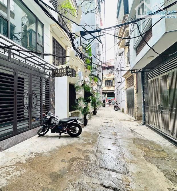 bán nhà Ngõ 79 Dương Quảng Hàm, Cầu Giấy DT 65m, 6 Tầng, MT 4.5m 🧧Gia 21.5 tỷ
