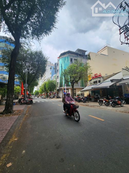 Bán Nhà Mặt Tiền Tản Đà, P. 10, Q. 5, DT: 7mx 18m KC: 3 Tầng - Giá: 55 tỷ
