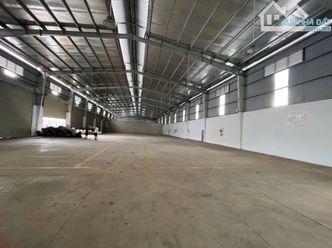 Cho thuê kho 650m2 đầy đủ pccc , đường sân bã container trung tamq BMT