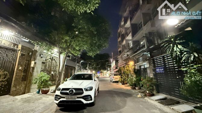BÁN NHÀ MẶT TIỀN HẺM XE TẢI –-5 TẦNG BTCT- THANG MÁY -TRỊNH ĐÌNH TRỌNG-Q. TÂN PHÚ - CH