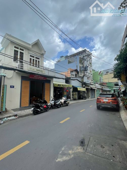 Bán nhà trệt lửng cũ DT 7x25 - MT đường Nguyễn Văn Công, phường Hạnh Thông - CHỈ 15.5 tỷ