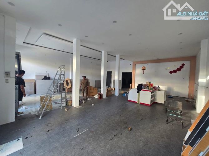 🍀🔜Cho thuê nhà mặt tiền 1,5 tầng Nguyễn Hữu Thọ – Ngang 10m