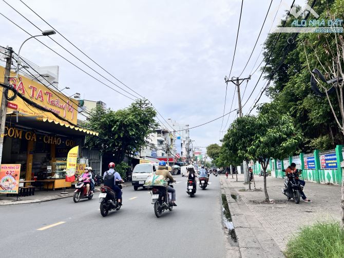 MTKD THạch Lam, Gần Lũy Bán Bích dt 4.3x21.5m GIá 15.3 tỷ TL