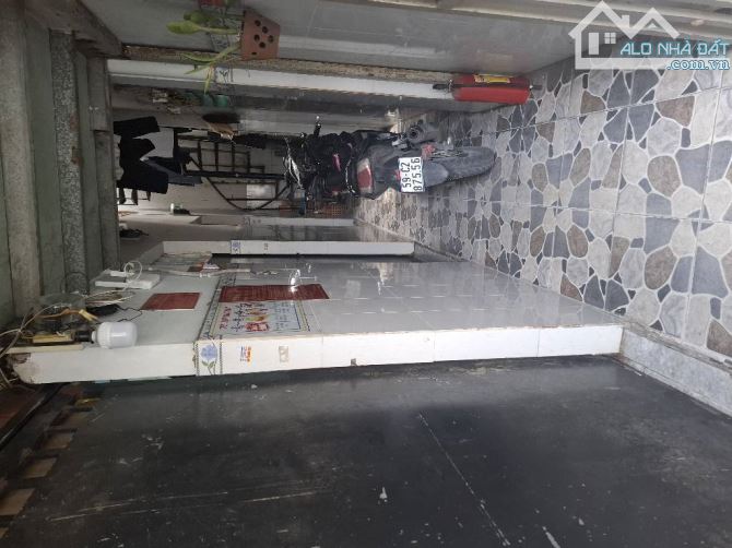 Dãy trọ thu nhập 17tr, hẻm ô tô ngang 5m phan văn hơn q12 giá tốt