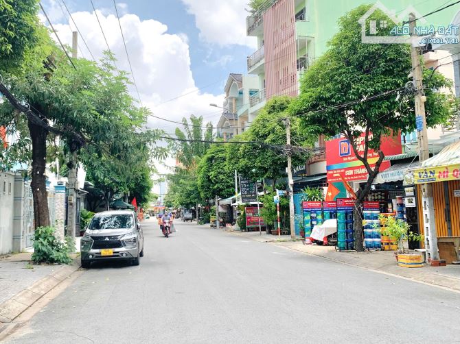 Góc 2 mặt tiền víp K300 gần Nguyễn Minh Hoàng Tân Bình. 10x16m, 3 tầng. chỉ 23.5 tỷ
