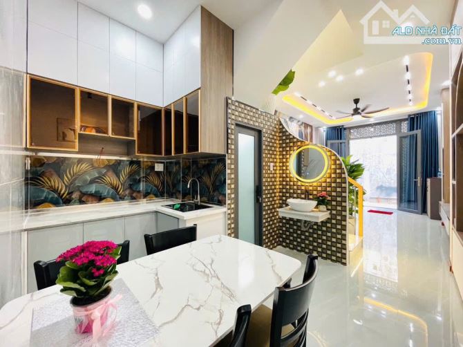 N.HÀ MỚI XÂY, HẺM XE HƠI, NỘI THẤT ĐẸP, HOÀN CÔNG ĐỦ, NHỈNH 5 T.Y, T.L