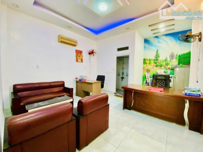 Siêu phẩm hẻm 7m, 1 Trục, Đ Phạm Văn Chiêu DT 4,4x17m, 3 tấm, HĐT 17tr/tháng, giá 7,1 tỷ