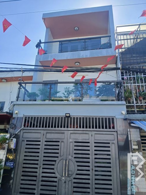 LÊ THỊ KIM - XUÂN THỚI SƠN -HÓC MÔN 63m2 3 tầng đúc đường 8m 4,3 TỶ