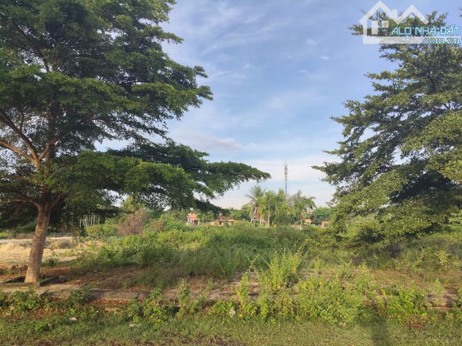 Bán đất khu đô thị Sentosa, DT 108m2, ngang 6m, giá 2.75 tỷ, sát sông cổ cò