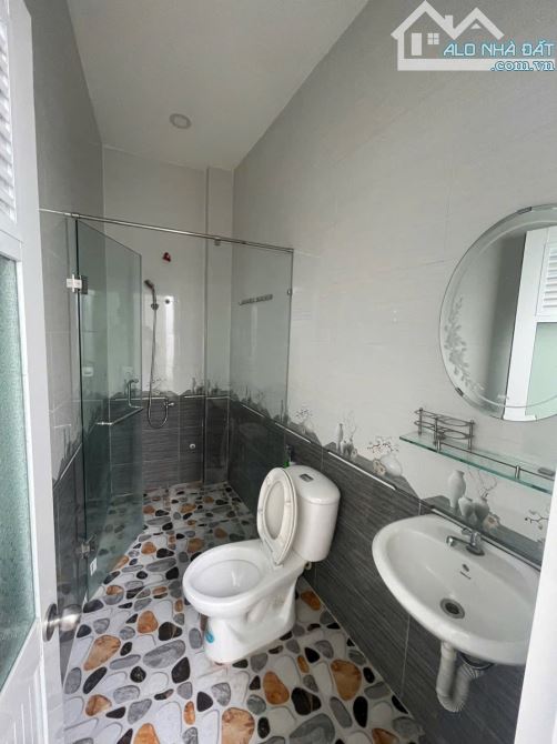 Bán nhà 2 tầng hẻm oto Liên Hoa xã Vĩnh Ngọc Tây Nha Trang , Giá 3.4 Tỷ