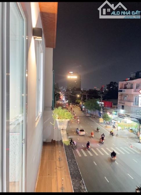 Bán nhà mặt tiền Đinh Bộ Lĩnh phường bình thành tp HCM , 4 tầng , mặt tiền rộng 4,6 mét,
