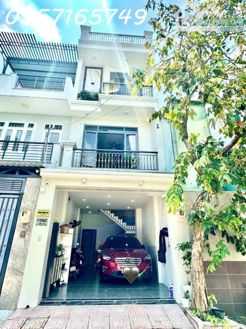 BÁN NHÀ ĐẸP FULL NỘI THẤT - 1 TRỆT 2 LẦU 1 TUM  - 200m2 SỬ DỤNG - CÓ GARA Ô TÔ - KẾ