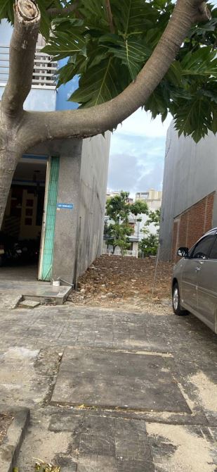 Chào bán  lô đất đẹp mặt tiền Lê Văn Hiến.giá 9.8 tỷ.rẻ không đâu bằng