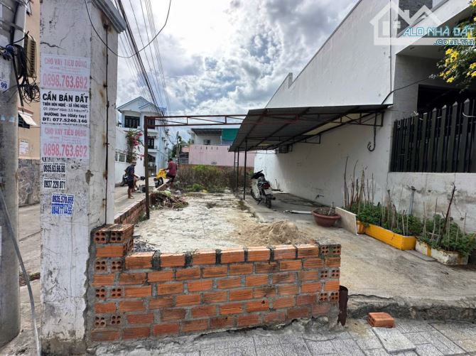 Bán nhanh lô đất 2 mặt tiền đường Phú Đức . Sổ hồng đầy đủ