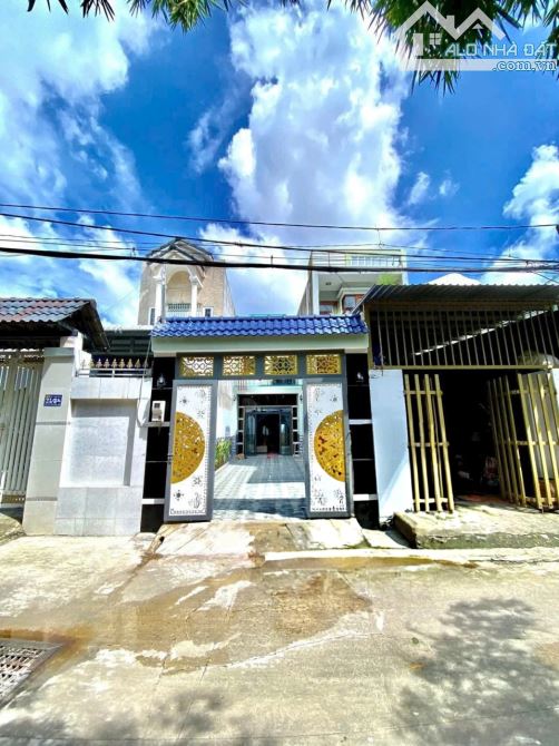 NHÀ ĐẸP MỚI XÂY GẦN CHỢ HÓC MÔN