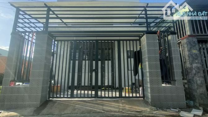 NHÀ ĐẸP + ĐẤT RỘNG-DT: 177,4M-100 THỔ-GIÁ: 3 TỶ 6 - TRUNG TÂM XÓM ĐÌNH, CHỢ BÌNH SƠN