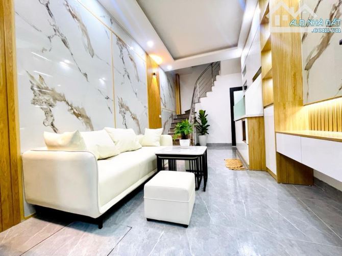 Nhà đẹp Nguyễn Đức Cảnh 2 thoáng, Ô tô đỗ 38m2*5 Tầng full nội thấ