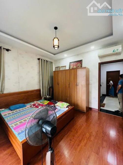 Bán nhà Đại Cát Liên Mạc Gần Cầu Thượng Cát. Ô Tô Đỗ Cửa 32m 5 tầng 5.9tỷ