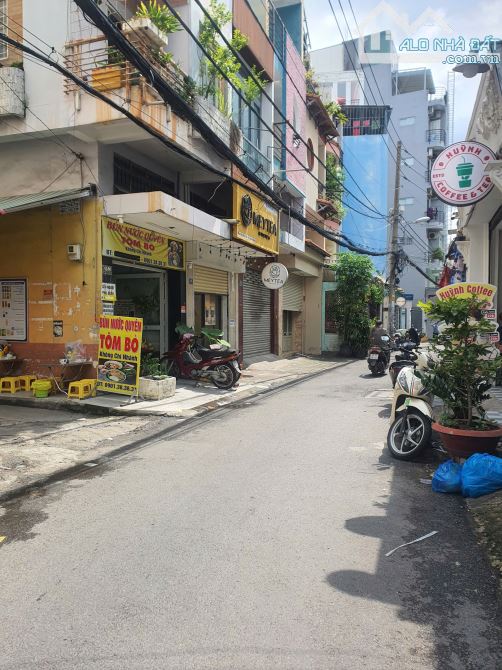 Bán nhà góc 3 mặt tiền 68 Trần Kế Xương, Q.Bình Thạnh – 3 tầng, giá 11 tỷ