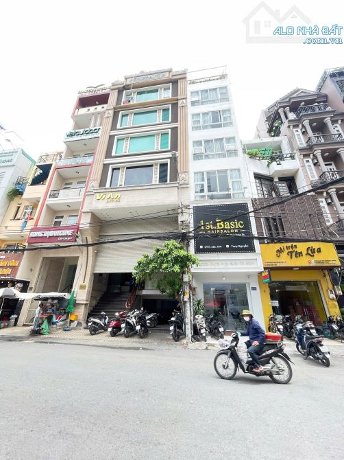 Siêu phẩm vị trí kinh doanh dduownhf CMT8 quận 10 (DT 5x18m) 5 tầng tiện ở liền