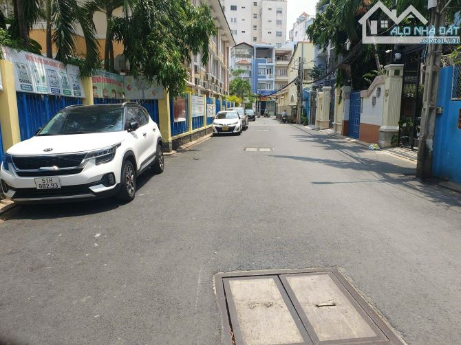 Cần bán nhà đẹp đường Lê Minh Xuân, Tân Bình, 4m5 x 17m, 4 tầng. Giá 15 Tỷ 8 TL