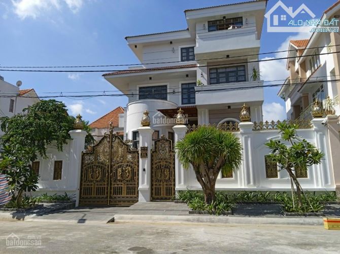 án nhà mặt tiền kinh doanh khu Phan Xích Long 8,2 x 16m  - 4 tầng, St giá 35.9 tỷ
