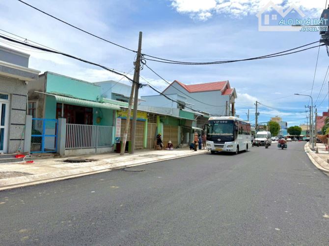 Mặt tiền đường Lê Trọng Mân trị trấn cần thạnh cần giờ