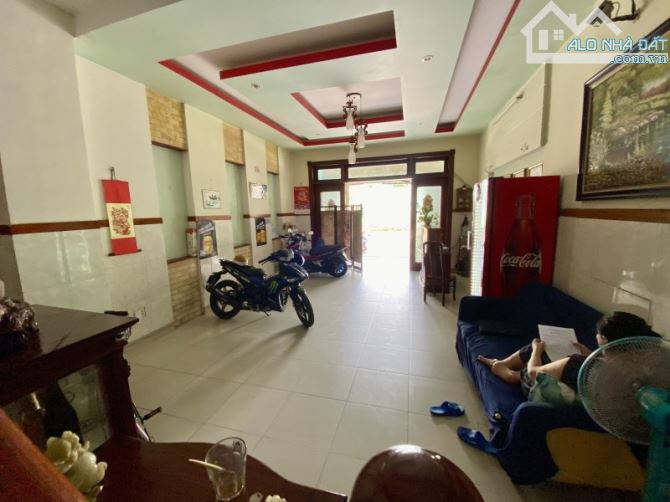 Bán nhà ngay khu Bàu Cát - Ngã Tư Bảy Hiền 110m2(5x22) 3 4 tầng hẻm xe hơi chỉ nhỉnh 10 tỷ