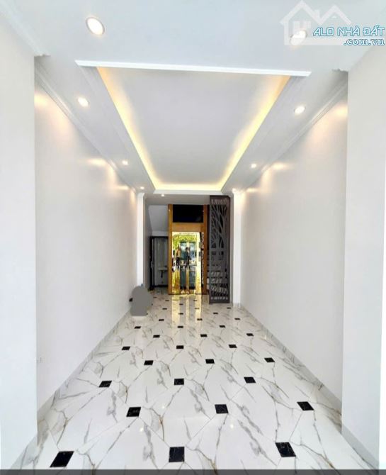 🔔 MẶT PHỐ TAM TRINH 18,8 TỶ/ 40M2/5 TẦNG - KINH DOANH - 5 TẦNG THANG MÁY - VỈA HÈ RỘNG.